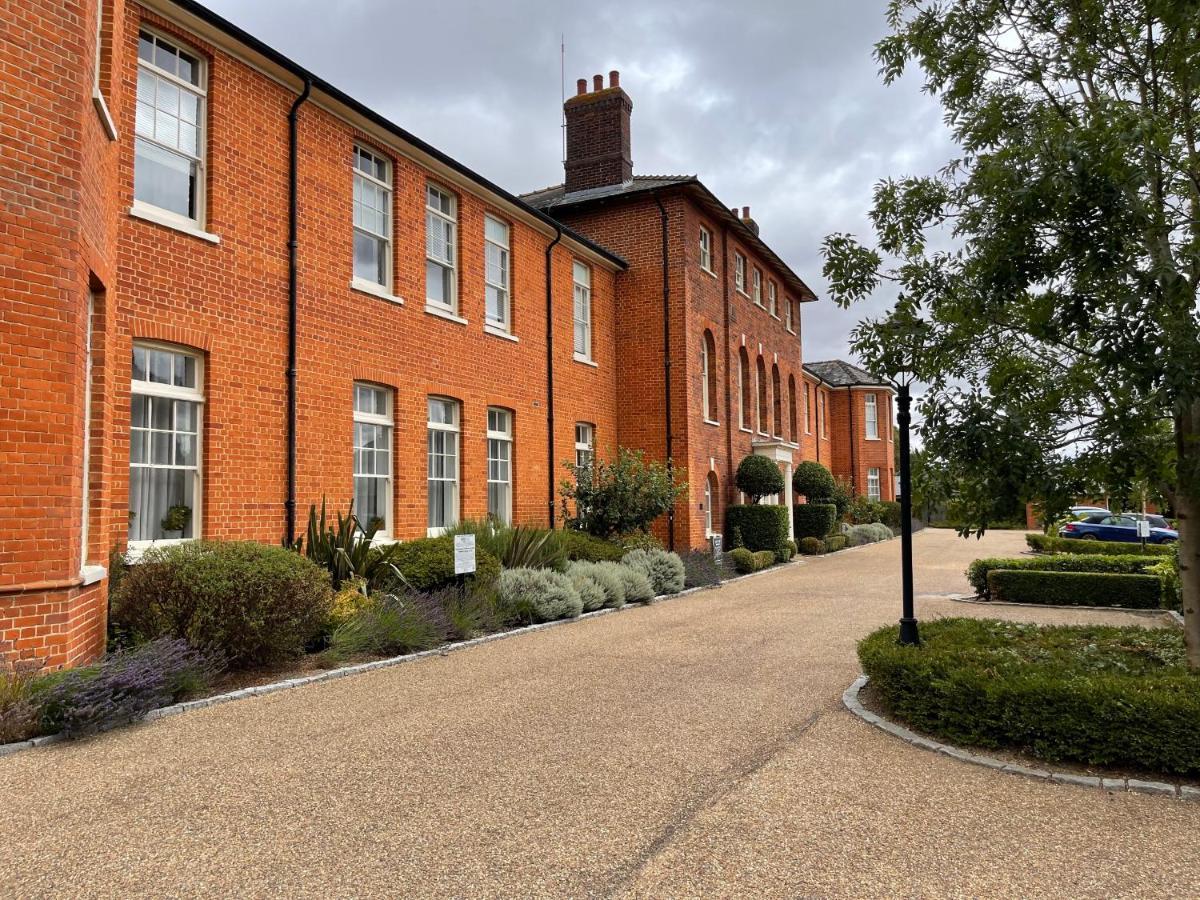 Apartment Luxurious Private One Bedroom *