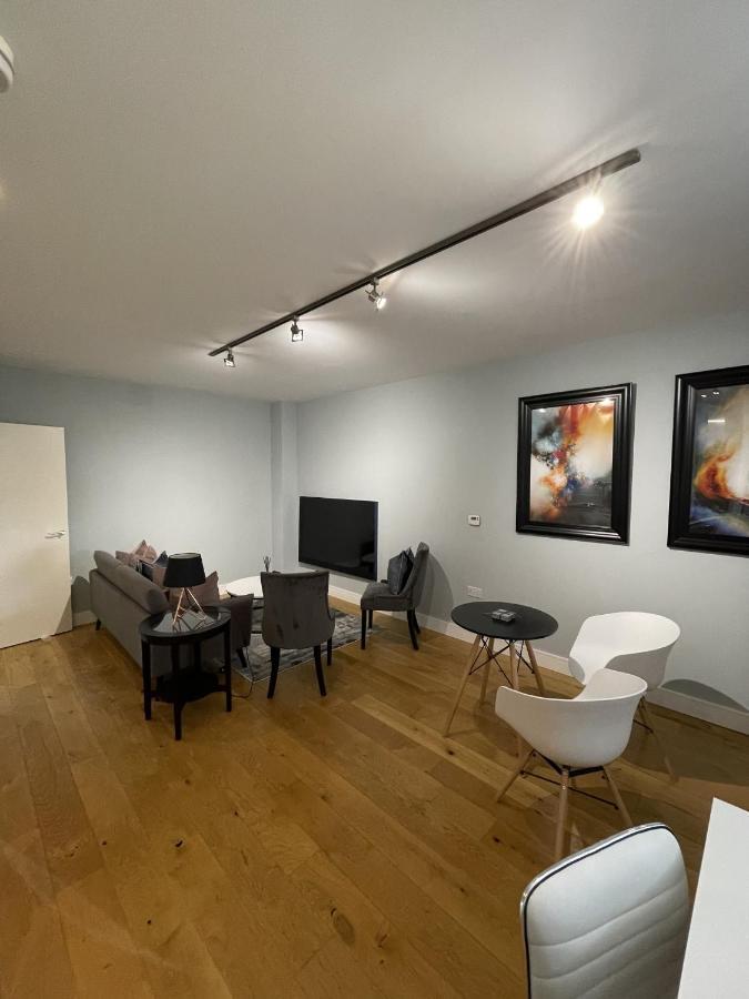 Apartment Luxurious Private One Bedroom