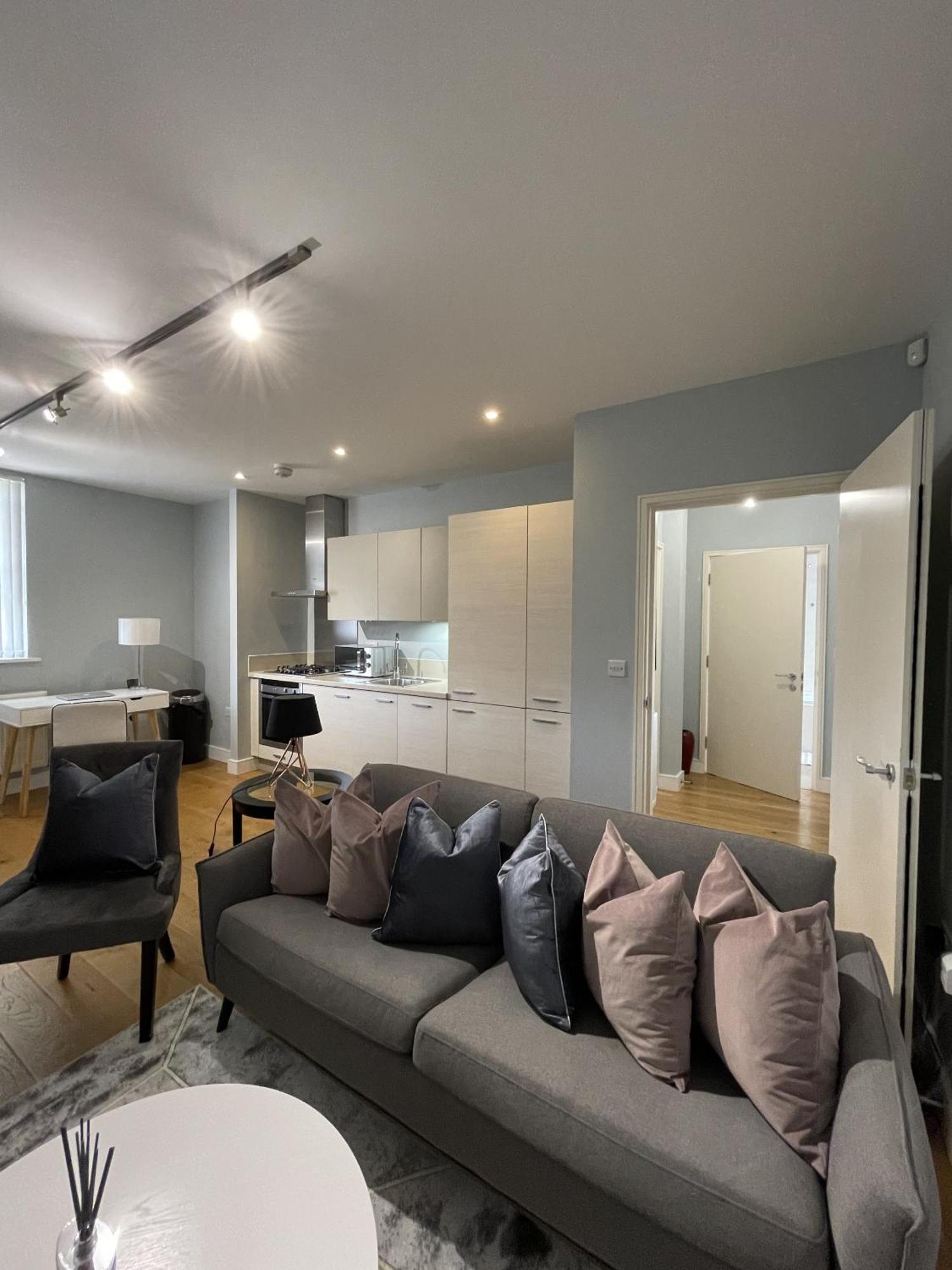 Luxurious Private One Bedroom *